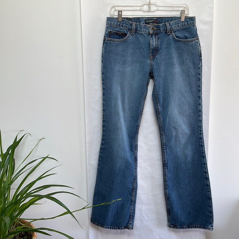 American Eagle blue jeans